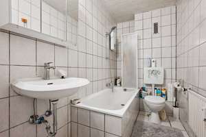 Vermietete 5-Zimmer-Wohnung mit Balkon, Garage & neuer Heizung – solide Kapitalanlage in MG-Rheydt – Die vollständige Adresse der Immobilie erhältst du vom Anbieter., 41239 Schmölderpark, Mönchengladbach – Vorschaubild 7