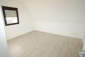 Einfamilienhaus - Altbau - mit schönem Garten in ruhiger Wohnlage von Leonberg-Eltingen – Die vollständige Adresse der Immobilie erhältst du vom Anbieter., 71229 Leonberg – Vorschaubild 14
