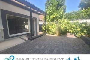 Modernisiertes Einfamilienhaus mit Carport und Garten zu verkaufen.