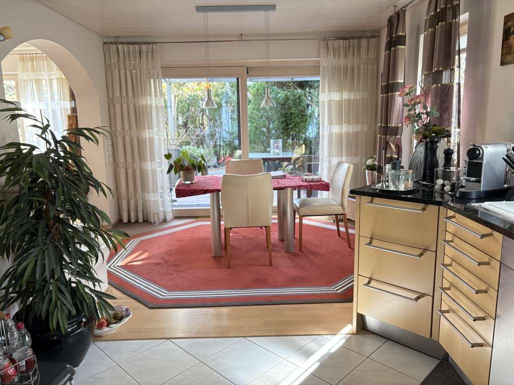 Immobilie in Süßen - Sehr interessantes Zweifamilienhaus mit Doppelgarage in bevorzugter Lage! Top Zustand! - Bild 4