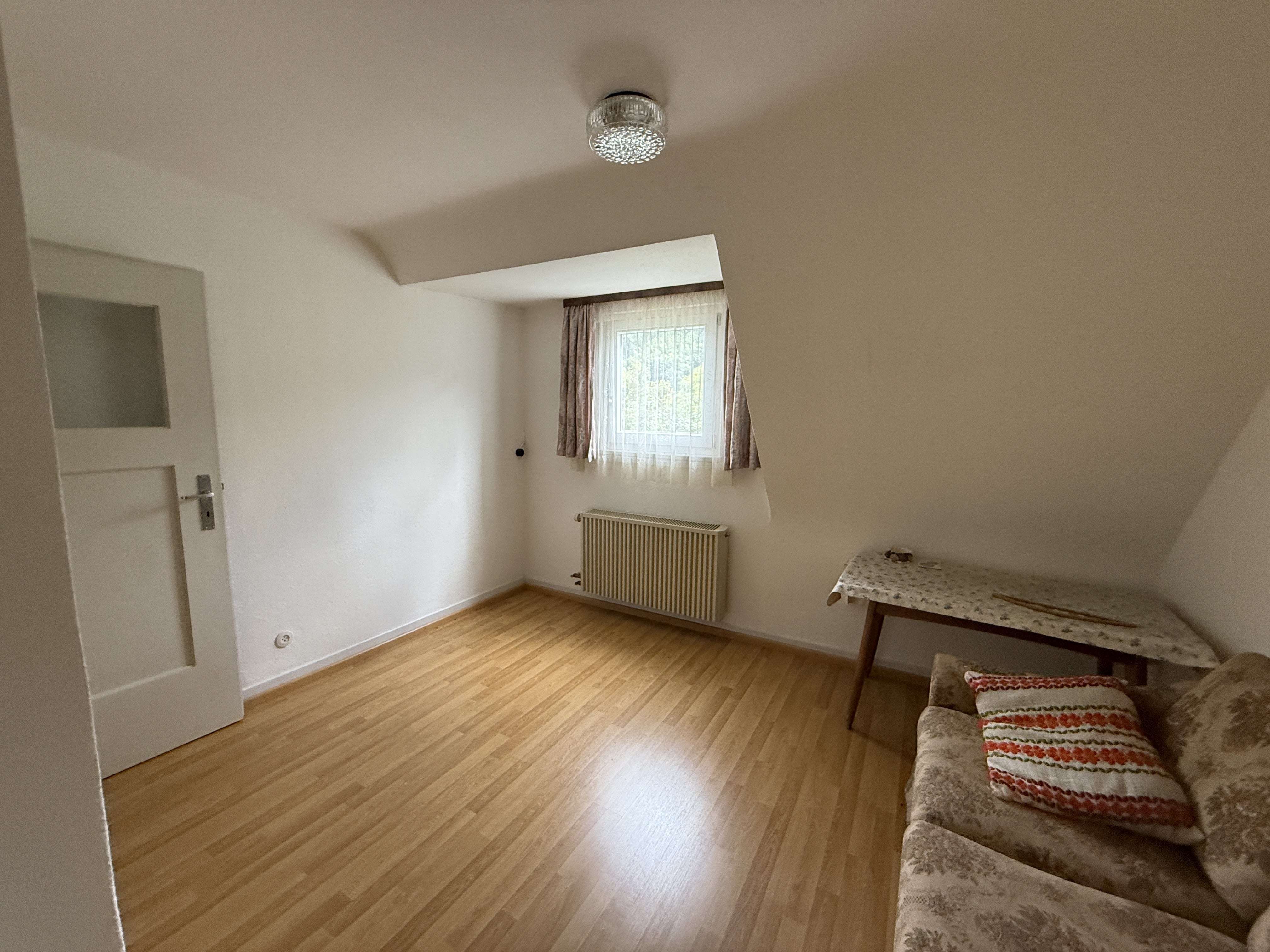 Immobilie in Schiltach - Charmantes Einfamilienhaus mit Potenzial in  naturnaher, idyllischer Hanglage von Schiltach - Bild 0