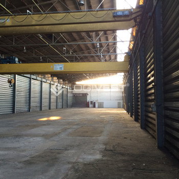 Industriehalle mit Krananlage - nahe der BAB1