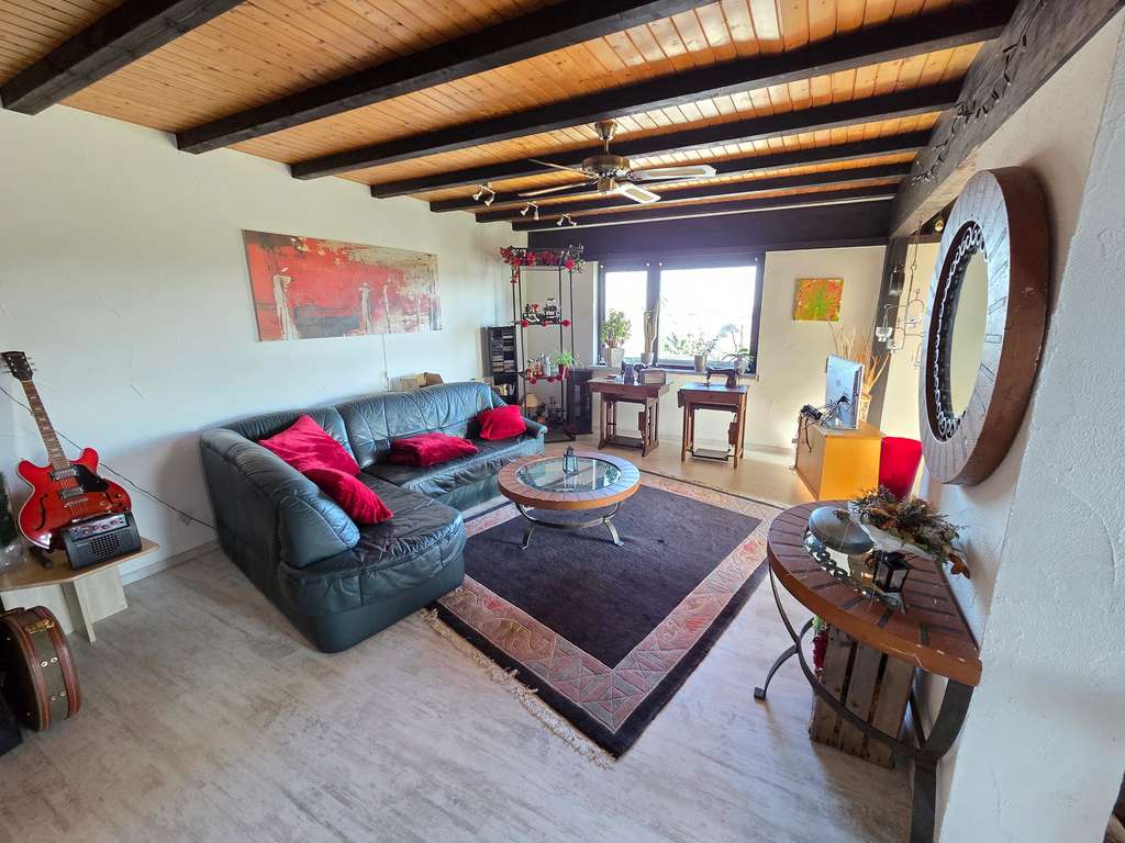 Immobilie in Welschneudorf - Von RTI: Repräsentatives Zweifamilienhaus in Hanglage mit Fernblick in Welschneudorf! - Bild 4