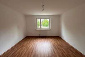 Helle 3-Zimmer-Wohnung mit Balkon in Nürnberg Langwasser – Rauschbergweg 1, 90471 Langwasser Nordwest, Nürnberg – Vorschaubild 2