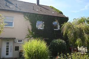 Vielversprechende Doppelhaushälfte in ruhiger Lage mit Garten – Die vollständige Adresse der Immobilie erhältst du vom Anbieter., 73240 Wendlingen am Neckar – Vorschaubild 1