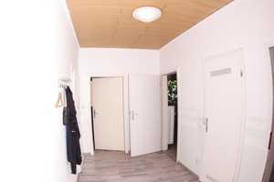 EINE SCHÖNE ECKE : Freistehendes Dreifamilienhaus mit Potenzial - Duisburg Aldenrade - von Privat – Heinestraße 30, 47179 Duisburg – Vorschaubild 5