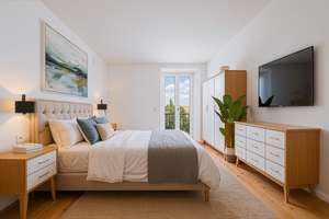 Kernsaniert: Stilvolle 3-Zi-Altbauwohnung mit Balkon & 2,90 m Decken nahe City-Galerie – Raunerstraße 23, 86153 Am Schäfflerbach, Augsburg – Vorschaubild 2