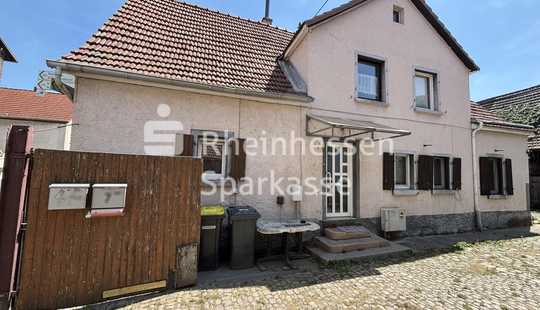 Bild von Teilvermietetes Wohnhaus mit 2 Einheiten, Hof und Scheune.