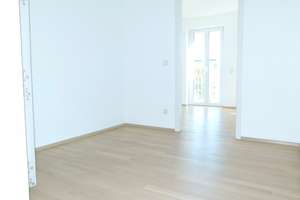 Großzügige, helle 3-Zimmer-Wohnung mit schöner Loggia; Anfragen bitte nur per email! – 80939 Freimann, München – Vorschaubild 10
