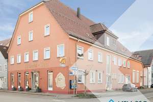 Gepflegtes Wohn- und Geschäftshaus im Herzen von Hülben – Die vollständige Adresse der Immobilie erhältst du vom Anbieter., 72584 Hülben – Vorschaubild 1