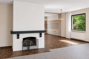 Parkähnliches Grundstück in Alt-Rahlstedt – großzügige Doppelhaushälfte mit Kamin, Loggia und Garage – Die vollständige Adresse der Immobilie erhältst du vom Anbieter., 22149 Rahlstedt, Hamburg – Vorschaubild 6