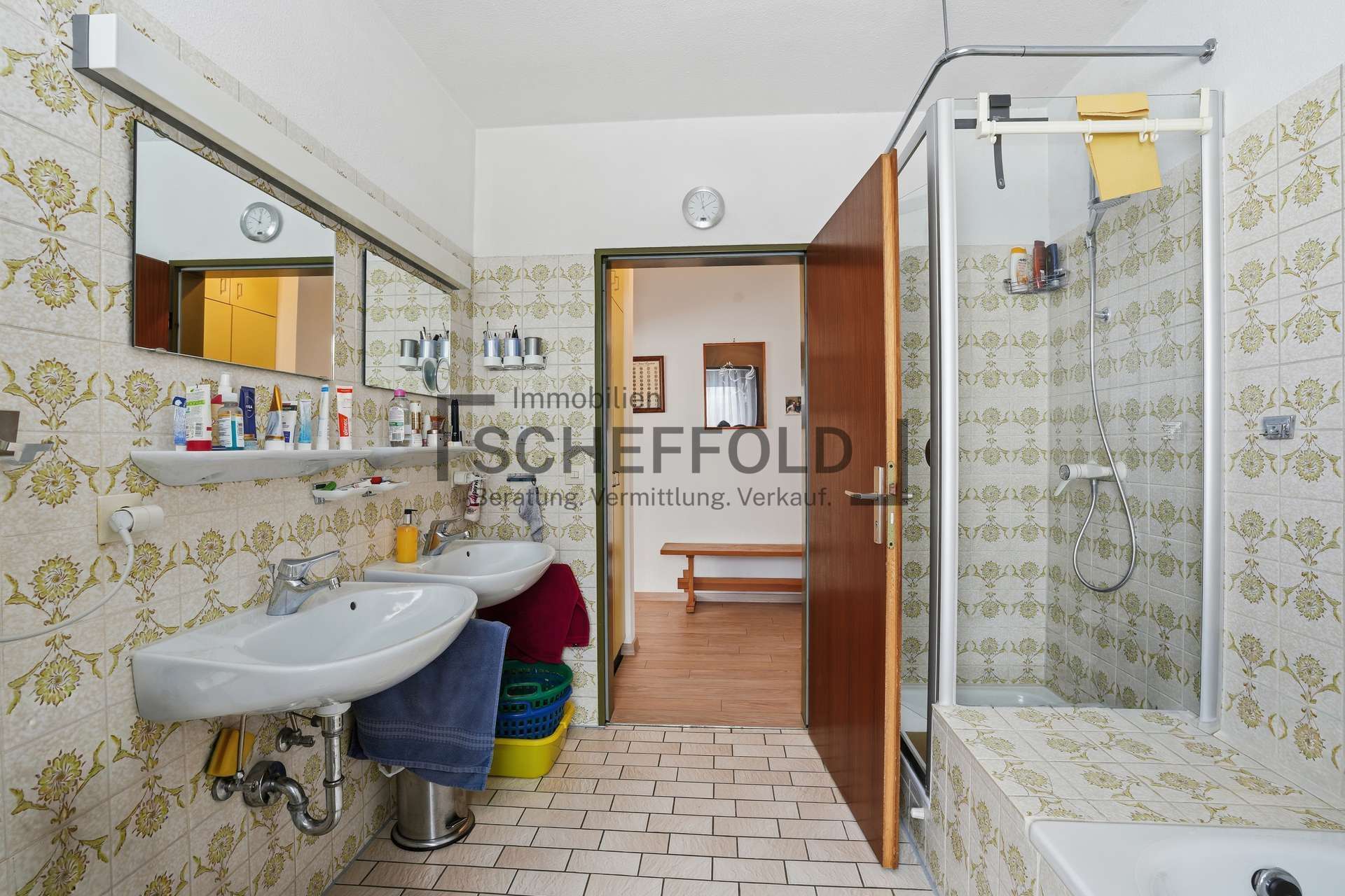 Immobilie in Laupheim - Familienglück! Gut gelegenes Zweifamilienhaus mit viel Potenzial - Bild 0