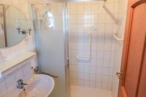 Ihr neues Zuhause: Einfamilienhaus mit großem Grundstück und vielseitigen Möglichkeiten – Die vollständige Adresse der Immobilie erhältst du vom Anbieter., 94419 Reisbach – Vorschaubild 8