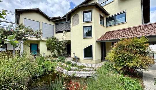 Bild von Großzügiges Zweifamilienhaus mit Charme