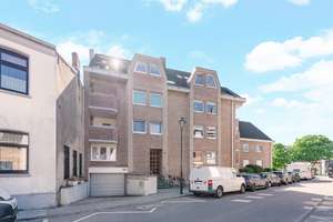 Lichtdurchflutete Maisonettwohnung in begehrter Lage von Düsseldorf-Heerdt! – Die vollständige Adresse der Immobilie erhältst du vom Anbieter., 40549 Heerdt, Düsseldorf – Vorschaubild 2
