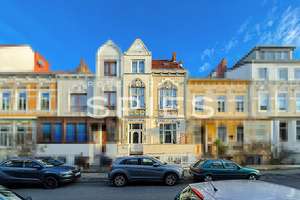 Charmantes Altbremerhaus mit 4 Wohneinheiten - eine Wohnung frei lieferbar!