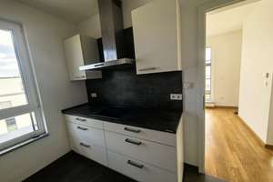 MODERNE PENTHOUSE WOHNUNG MIT 3 SONNENBALKONEN UND TOLLEM BLICK AUFS SIEBENGEBIRGE – Die vollständige Adresse der Immobilie erhältst du vom Anbieter., 53175 Plittersdorf, Bonn – Vorschaubild 8