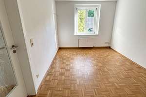 Parkett, Dusche & neu renoviert: 2,5-Zi.-Whg.  an der Rennbahn