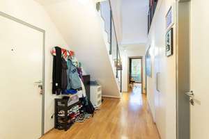 Am Rhein: Maisonette mit 2 Balkonen und Stellplatz – Die vollständige Adresse der Immobilie erhältst du vom Anbieter., 53225 Beuel-Mitte, Bonn – Vorschaubild 2