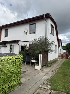 schwupp- kaufen und einziehen! Klein und fein...mit Garage.