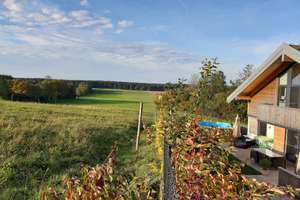 Ökologisch gebaute DHH mit unverbauten Blick ins Grüne – Die vollständige Adresse der Immobilie erhältst du vom Anbieter., 83607 Holzkirchen – Vorschaubild 1