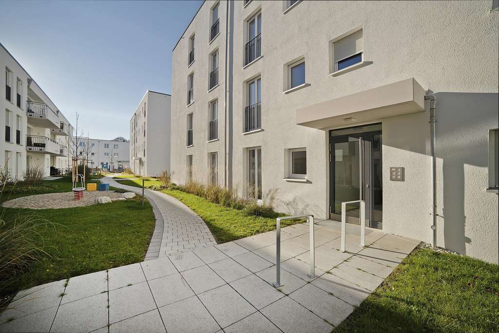 Exklusives Wohnen mit Garten - Stilvolle 3-Zimmer-Erdgeschosswohnung in München-Mittersendling.