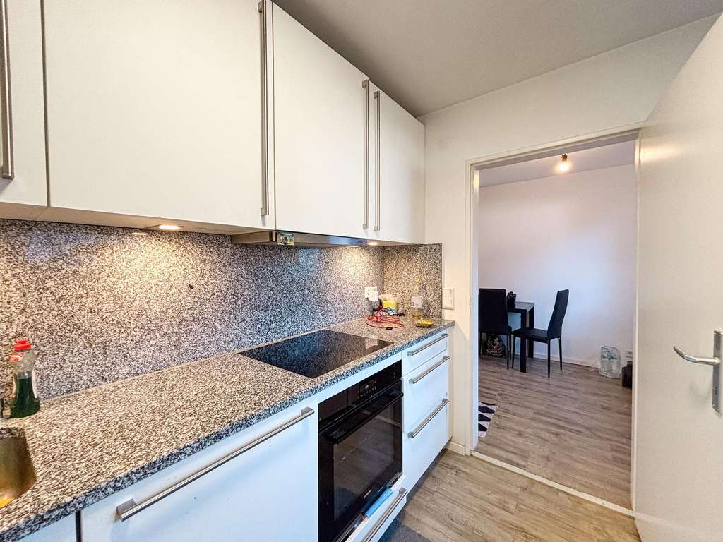 Immobilie in Holzkirchen - Modernisierte Erdgeschosswohnung mit Terrasse & Stellplatz in zentraler Lage - Bild 3