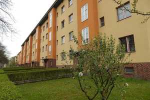 DENKMALGESCHÜTZE WOHNANLAGE - KAPITALANLAGE EINER PERFEKT GESCHNITTENEN 2 ZIMMER-WOHNUNG MIT BALKON! – Berlin – Vorschaubild 1