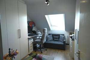 3,5‑Zimmer‑Dachgeschosswohnung mit Balkon in Moers‑Schwafheim – provisionsfrei für Käufer – Die vollständige Adresse der Immobilie erhältst du vom Anbieter., 47447 Schwafheim, Moers – Vorschaubild 12