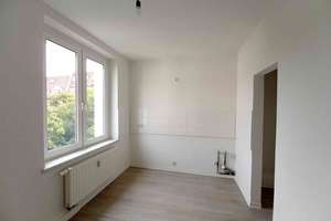 Eine schöne 2 Raumwohnung - ideal für Studenten! Der Vormieter bietet Einbauküche an! – Krenkelstr. 28, 1309 Striesen-West, Dresden – Vorschaubild 3