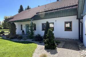 Herrliches Landhaus mit idyllischem Traumgarten und zweiter Bauparzelle in Thyrnau – Die vollständige Adresse der Immobilie erhältst du vom Anbieter., 94136 Thyrnau – Vorschaubild 3