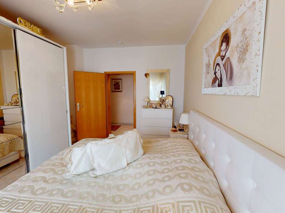 bQdnt7qxCcrESNTYa9ozRXsn-big 1