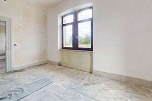 Alter Bahnhof mit Blick auf die Haardt | Gegenüber Kurpfalz Carré & Ärztehaus  | Sanierungspotential – Die vollständige Adresse der Immobilie erhältst du vom Anbieter., 67454 Haßloch – Vorschaubild 2