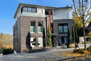 Attraktive, barrierefreie 3-Raum-Wohnung mit gehobener Innenausstattung mit Balkon mit Melbtalblick