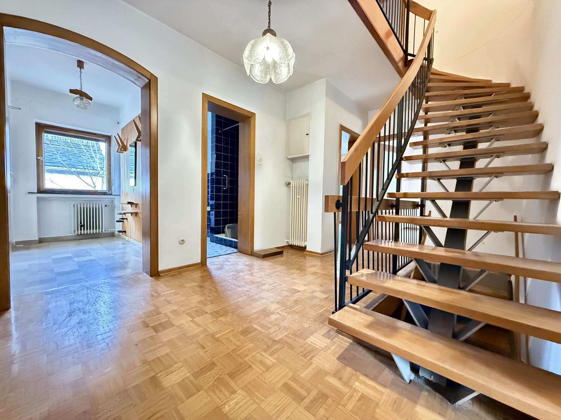 Immobilie in Daaden - Einfamilienhaus zum Verwirklichen in familienfreundlicher Umgebung! - Bild 1