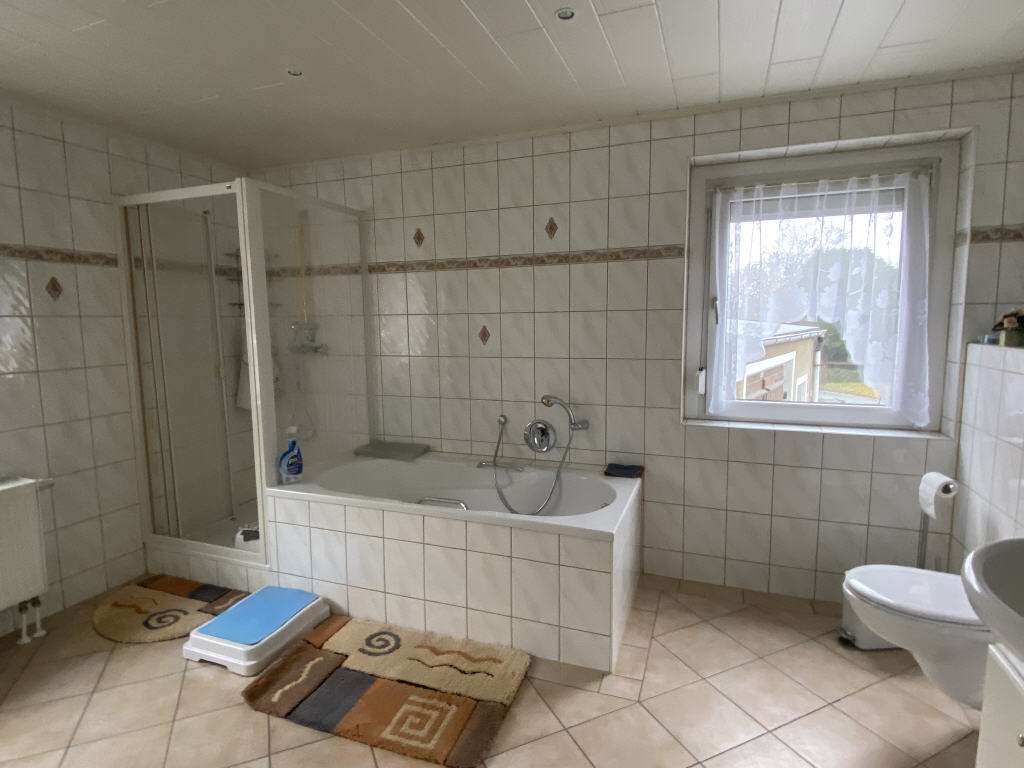 Immobilie in Hirschstein - Familienglück im Sommer gewünscht? Solides Einfamilienhaus in Bloßwitz bei Stauchitz! - Bild 0