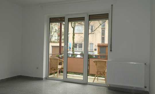 *** Interessante Hochparterre -Wohnung mit Balkon ***
