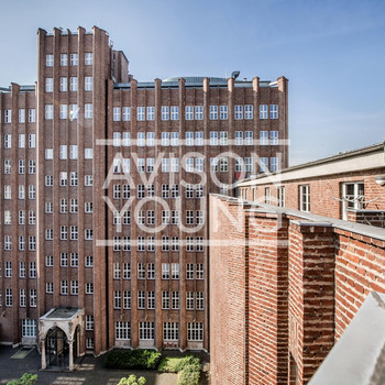 Historisches Gebäude mit zeitloser Eleganz 

