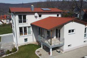 Ihr Rückzugsort im Grünen – neuwertiges und exklusives Einfamilienhaus mit ELW und Weitblick – Die vollständige Adresse der Immobilie erhältst du vom Anbieter., 96123 Litzendorf – Vorschaubild 2