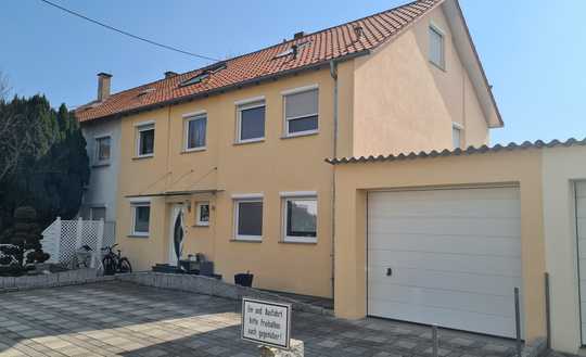 Großzügige Doppelhaushälfte mit Ausbaupotential - bis zu (3FH)