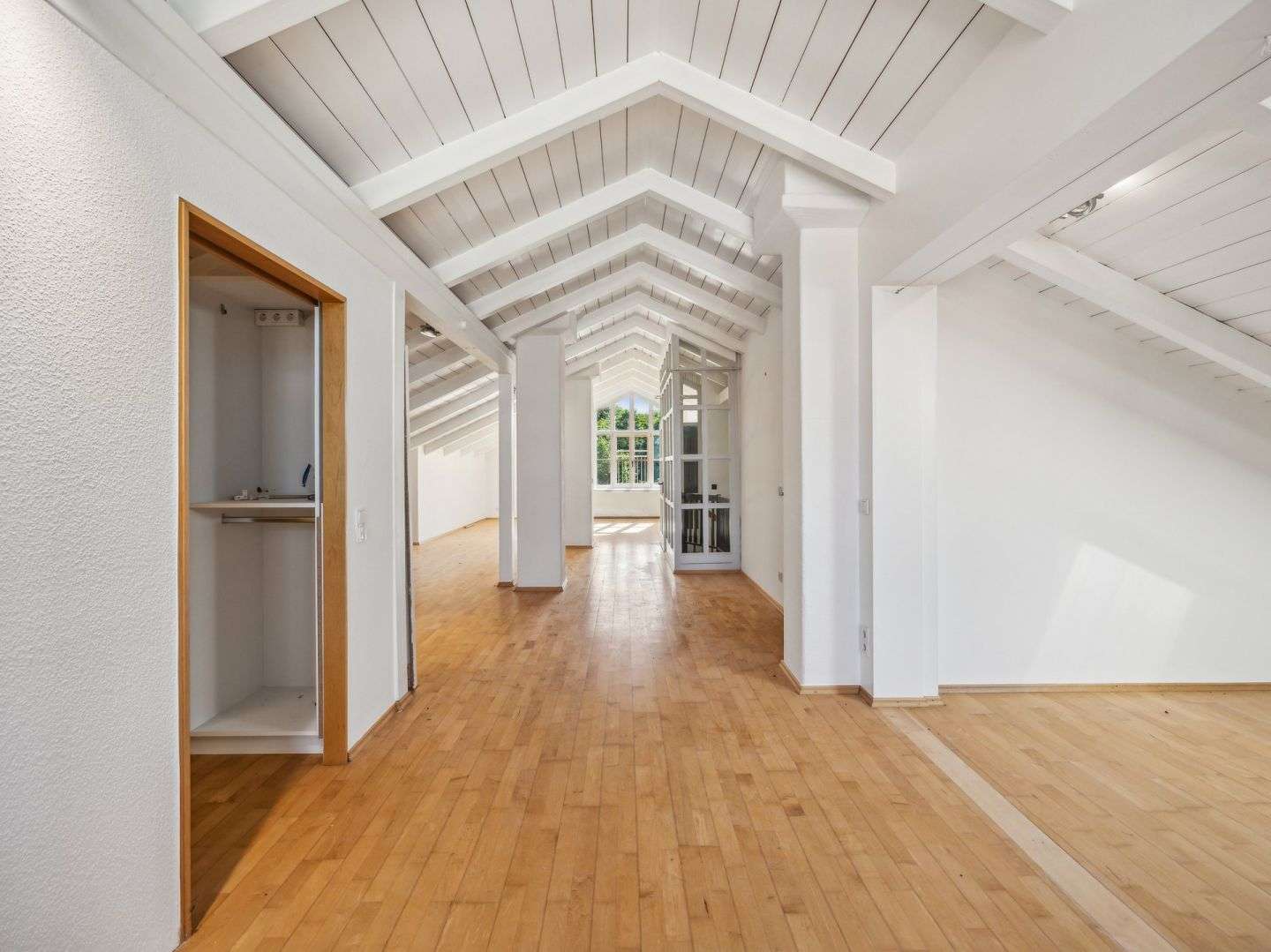 Immobilie in Aschau am Inn - Modernisiertes Mehrparteienhaus mit Büros in Aschau-Werk - Bild 1