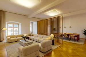 Exklusive 4-Zimmer-Wohnung im denkmalgeschützten Dalberger Hof