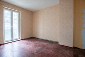 Do it yourself: Handwerker-Wohnung – 3 Zimmer – mit Balkon, Badewanne und Tageslichtbad – Holteistraße 5, 10245 Friedrichshain, Berlin – Vorschaubild 1