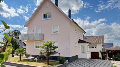 Gepflegte 2-Zimmer DG Wohnung mit fantastischem Ausblick