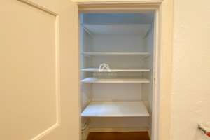 BEZUGSFREIE 2-ZIMMER-WOHNUNG IN RUHIGEM HINTERHAUS NAHE BOXHAGENER PLATZ | PROVISIONSFREI – Libauer Straße 15, 10245 Friedrichshain, Berlin – Vorschaubild 5