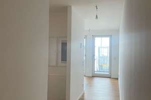 Balkon-2-Zimmer-Terrassenwohnung mit moderner Küche in Frankfurt – 60329 Bahnhofsviertel, Frankfurt am Main – Vorschaubild 2