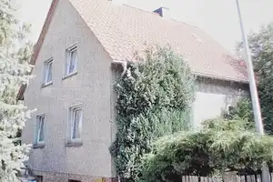Haus für Familie mit handwerklichem Geschickt. Traumhafter Blick auf unbebaute Wiesen. Großer Garten – Frankenstraße 16, 38116 Braunschweig – Vorschaubild 1