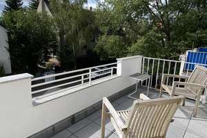Möblierte Designwohnung, Top-Lage in Köln Bayenthal, Nähe Rhein, Sonnenbalkone, All-in-Miete – Bernhardstr. 147, 50968 Bayenthal, Köln – Vorschaubild 1