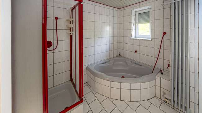 Immobilie in Klosterlechfeld - Ein- Zweifamilienhaus mit Potenzial – großzügiges Wohnen auf teilbarem Grundstück - Bild 2