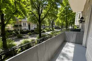 Besonderes Altbauensemble nahe der Schloßstraße - umfassend saniert mit großzügigem Sonnenbalkon!